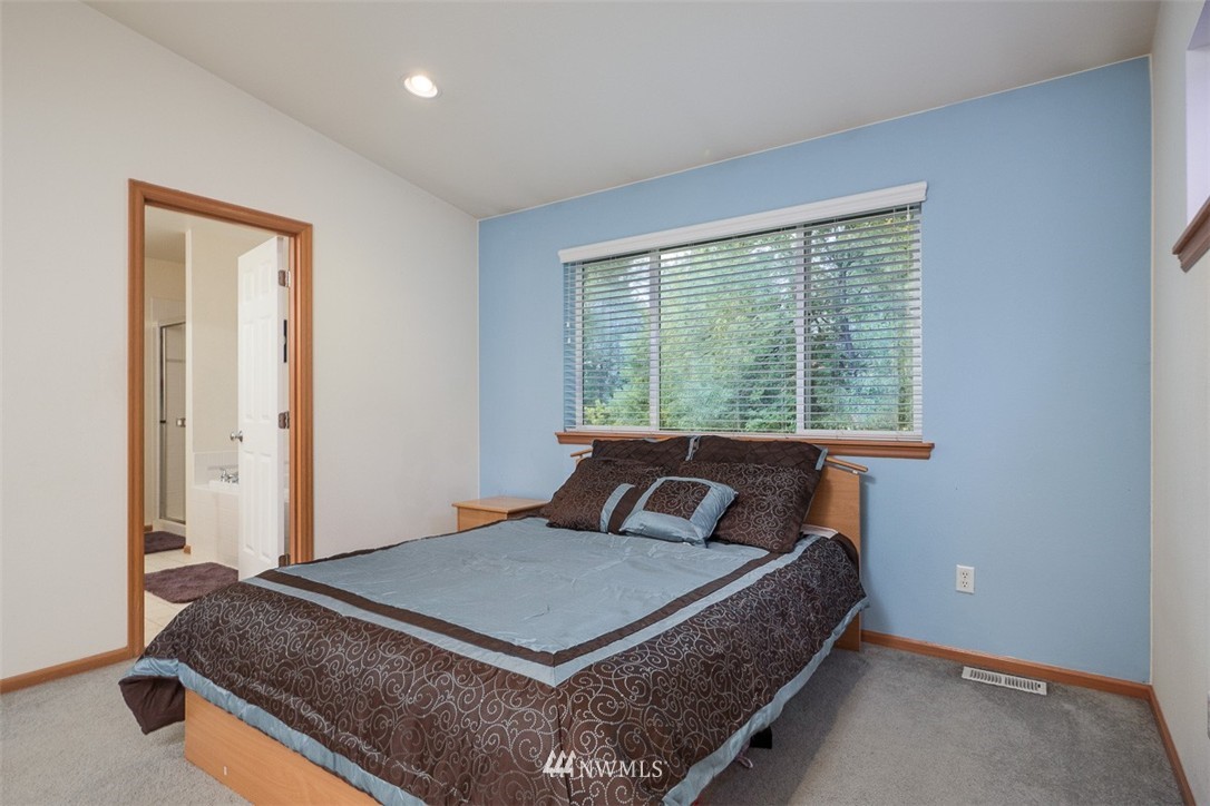 653 Vashon Place Northeast Renton, WA 98059 - Photo 15 of 24 Gallery Image 15