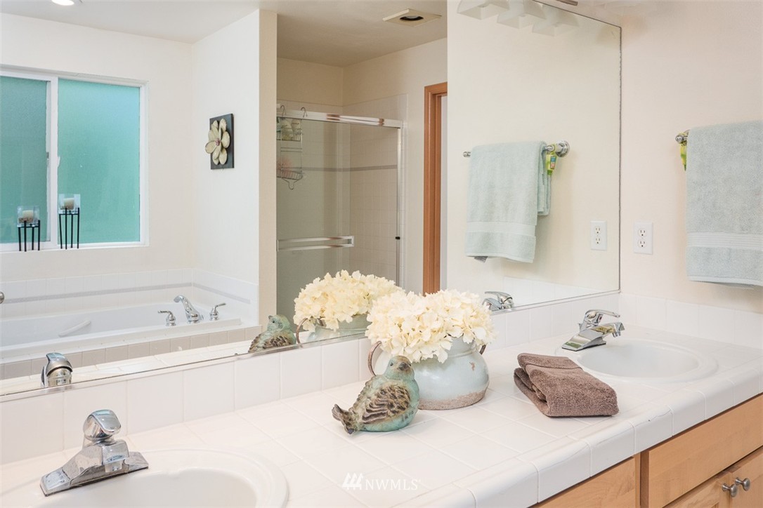 653 Vashon Place Northeast Renton, WA 98059 - Photo 17 of 24 Gallery Image 17