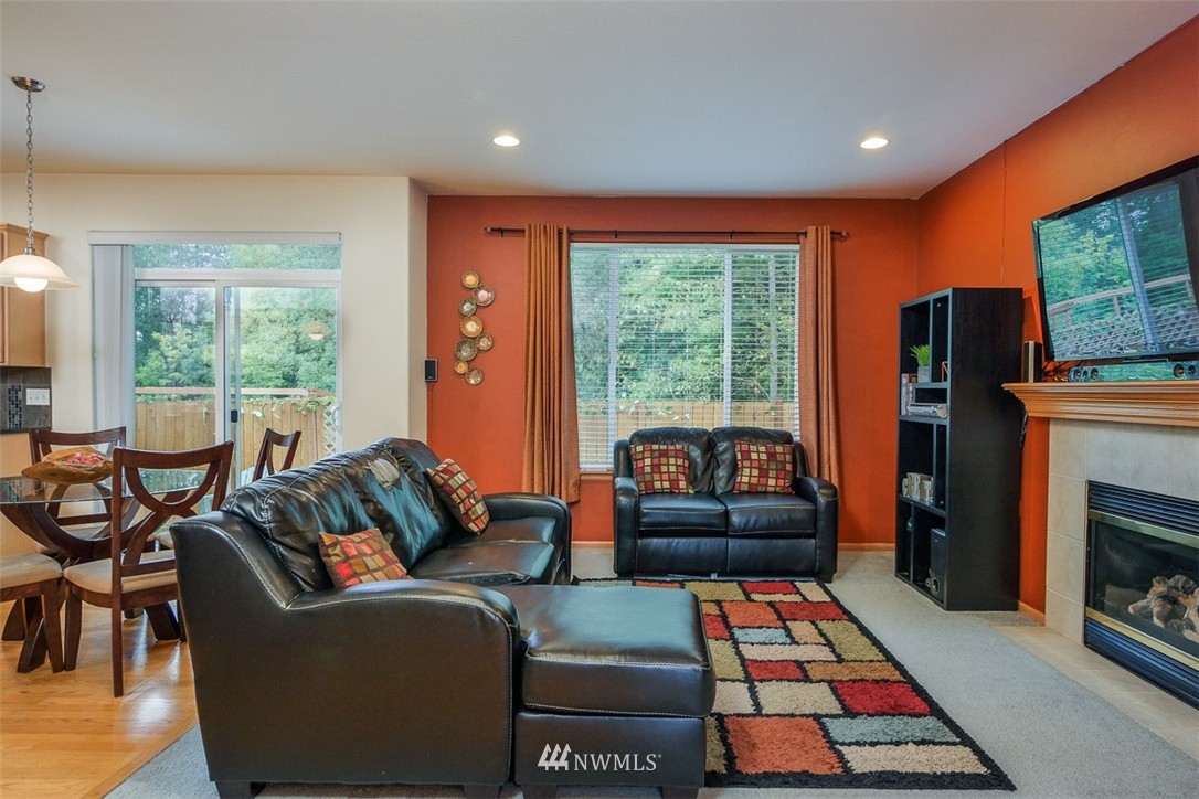 653 Vashon Place Northeast Renton, WA 98059 - Photo 7 of 24 Gallery Image 7