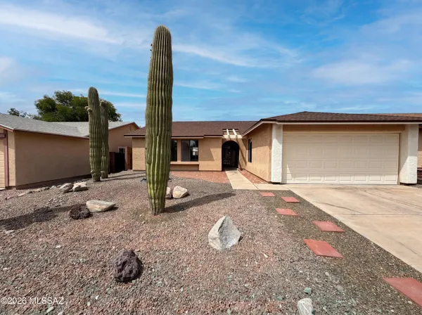 $305,000 | 10149 East Danbury Place, Tucson, AZ 85748
