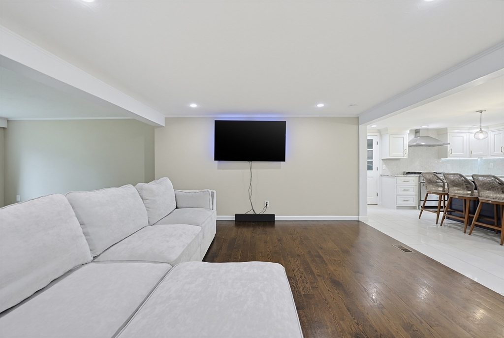32 Falcon Street Worcester, MA 01603 - Photo 11 of 42