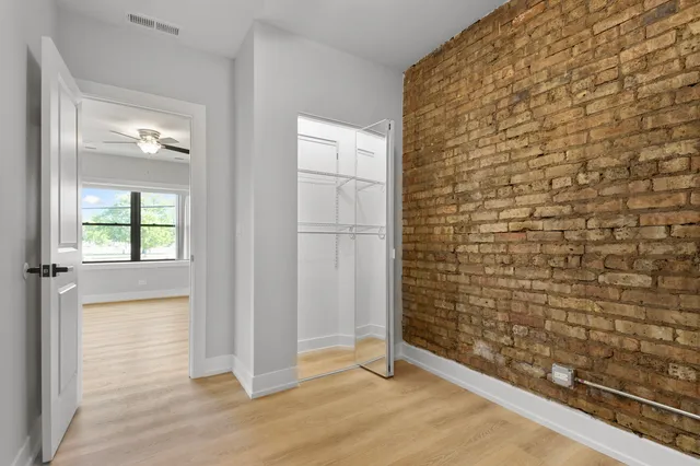 $2,077 | 1552 West Juneway Terrace, Unit 2F, Chicago, IL 60626