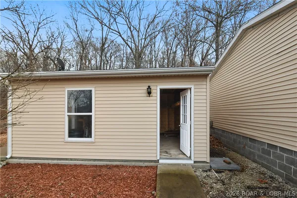 $189,900 | 38 Barr Harbor Lane, Gravois Mills, MO 65037