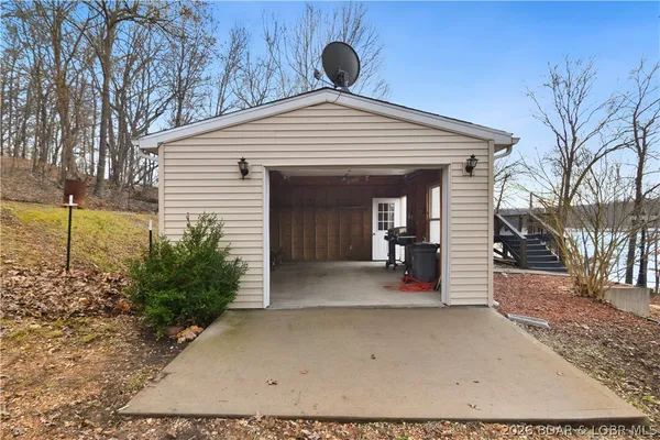 $189,900 | 38 Barr Harbor Lane, Gravois Mills, MO 65037