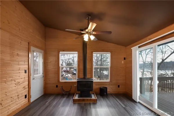 $189,900 | 38 Barr Harbor Lane, Gravois Mills, MO 65037