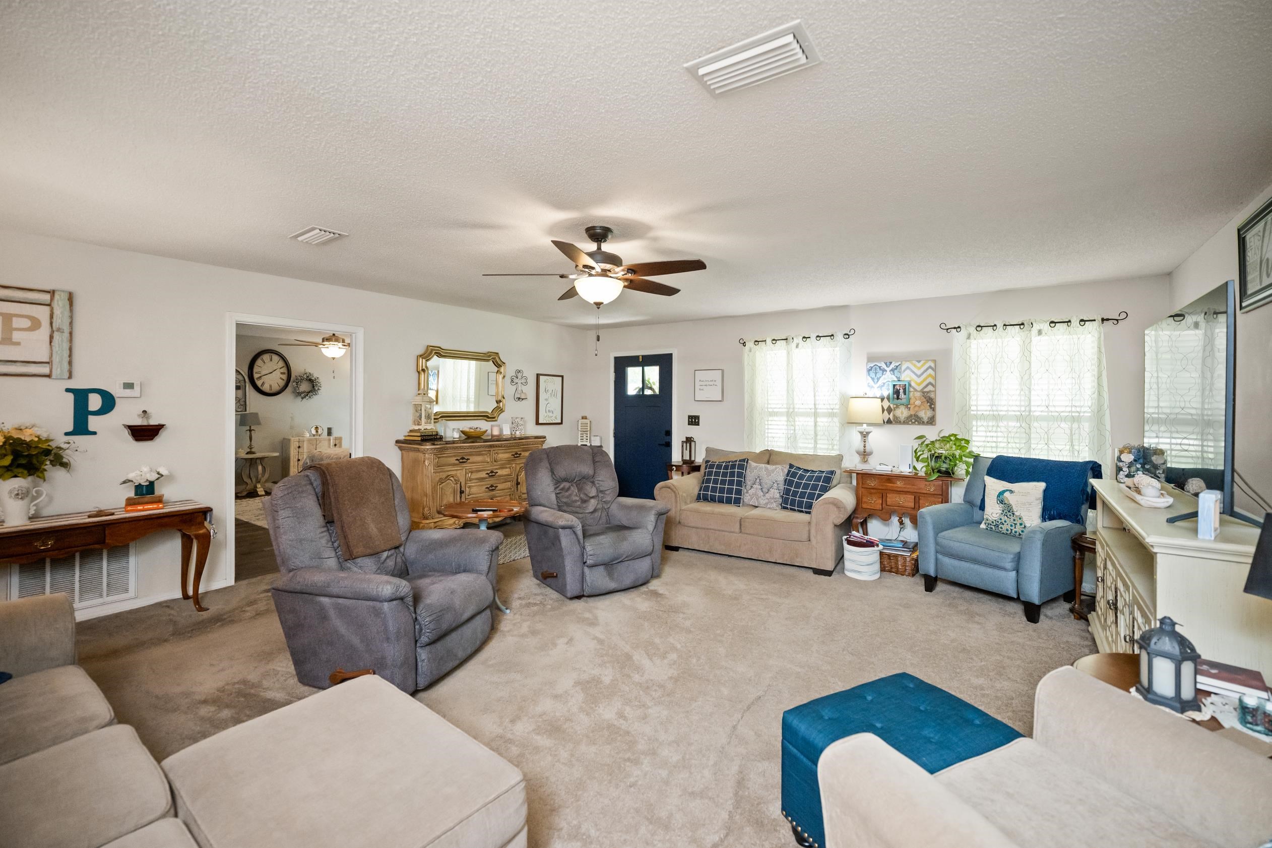 7791 Simmons Drive Foley, AL 36535 - Photo 8 of 32 Living Room