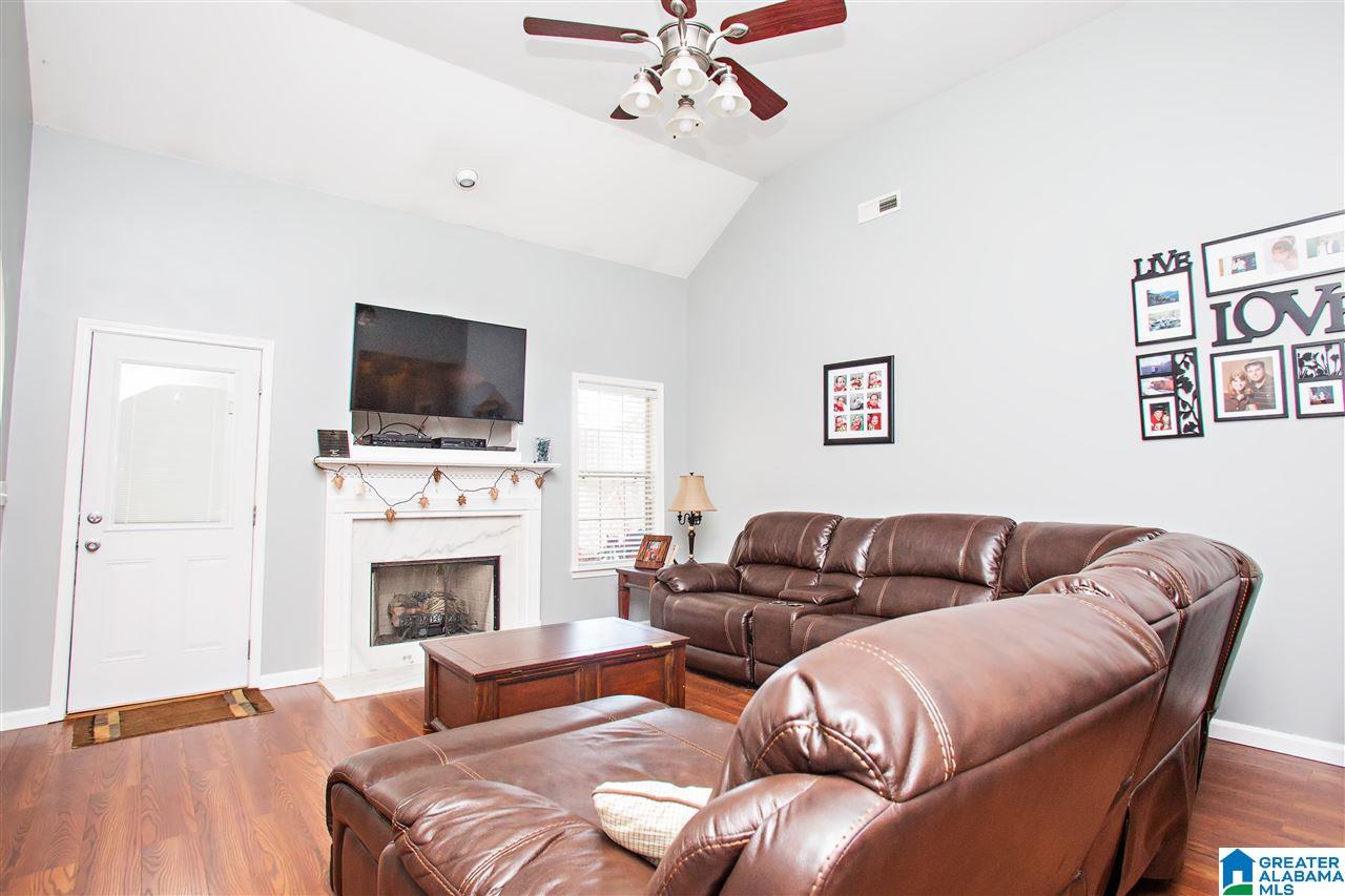 1040 Kerry Drive Calera, AL 35040 - Photo 7 of 40