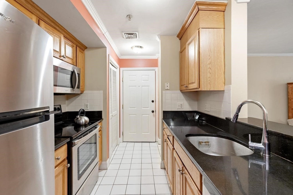 717 Washington Street, Unit E Canton, MA 02021 - Photo 8 of 26