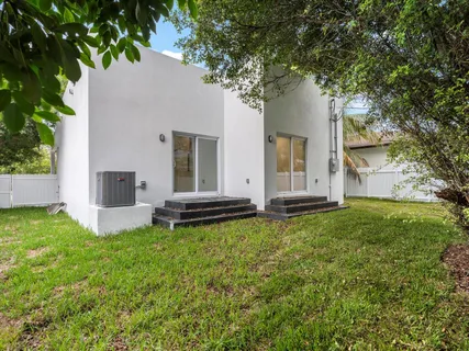$565,000 | 533 Northwest 16th Avenue, Fort Lauderdale, FL 33311