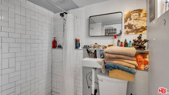 a view of a room with utility room