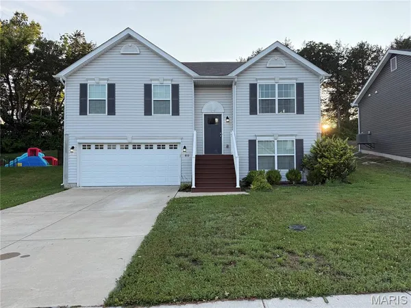 $289,900 | 8112 Obrien Drive, Cedar Hill, MO 63016