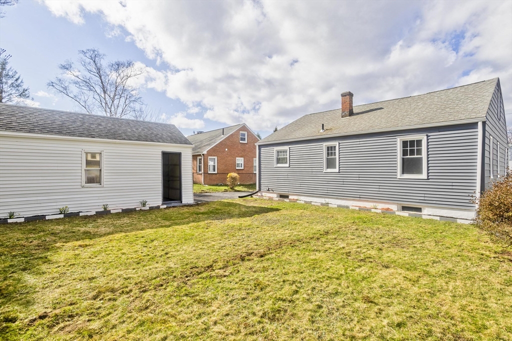 49 Bennett Street Chicopee, MA 01013 - Photo 5 of 41