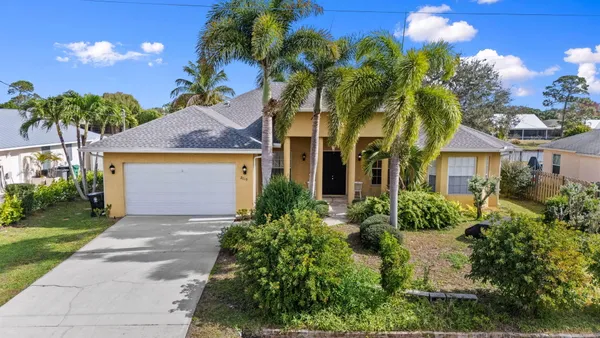 $525,000 | 2019 Southeast Mantua Street, Port St. Lucie, FL 34952