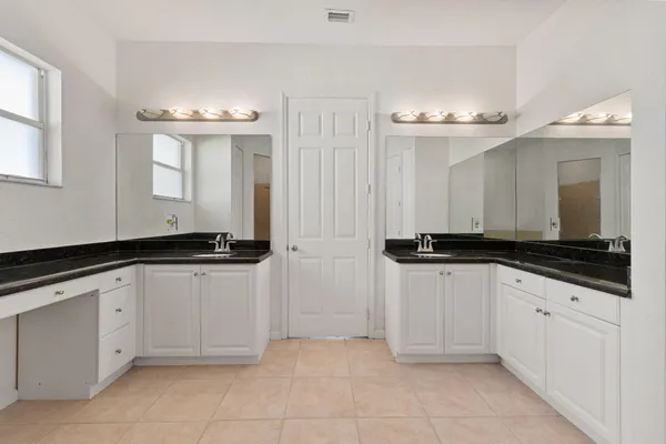 $525,000 | 2019 Southeast Mantua Street, Port St. Lucie, FL 34952