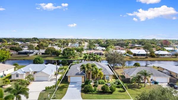 $525,000 | 2019 Southeast Mantua Street, Port St. Lucie, FL 34952