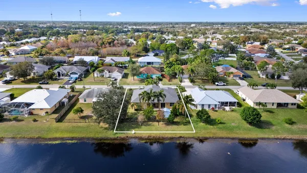$525,000 | 2019 Southeast Mantua Street, Port St. Lucie, FL 34952