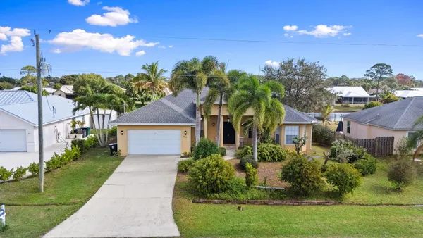 $525,000 | 2019 Southeast Mantua Street, Port St. Lucie, FL 34952