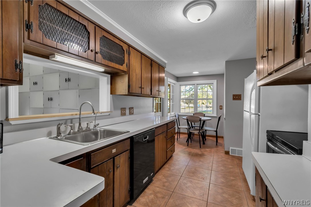 279 Getzville Road Amherst, NY 14226 - Photo 14 of 44