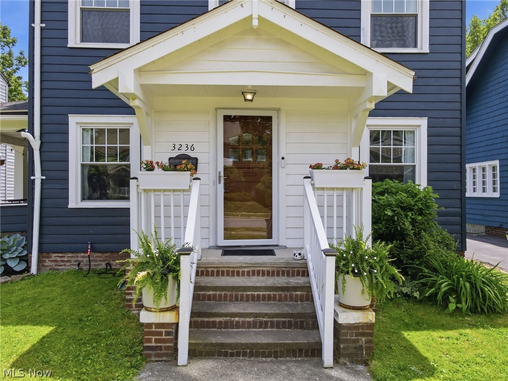 3236 East Overlook Road Cleveland Heights, OH 44118 - Photo 2 of 38 Gallery Image 2
