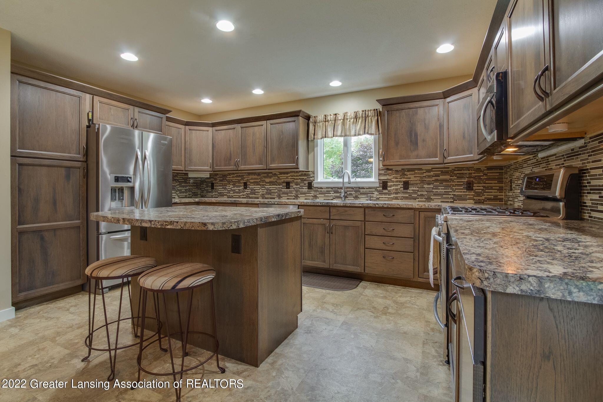 8800 Leverett Road Grand Ledge, MI 48837 - Photo 15 of 53 AtSFv9JY