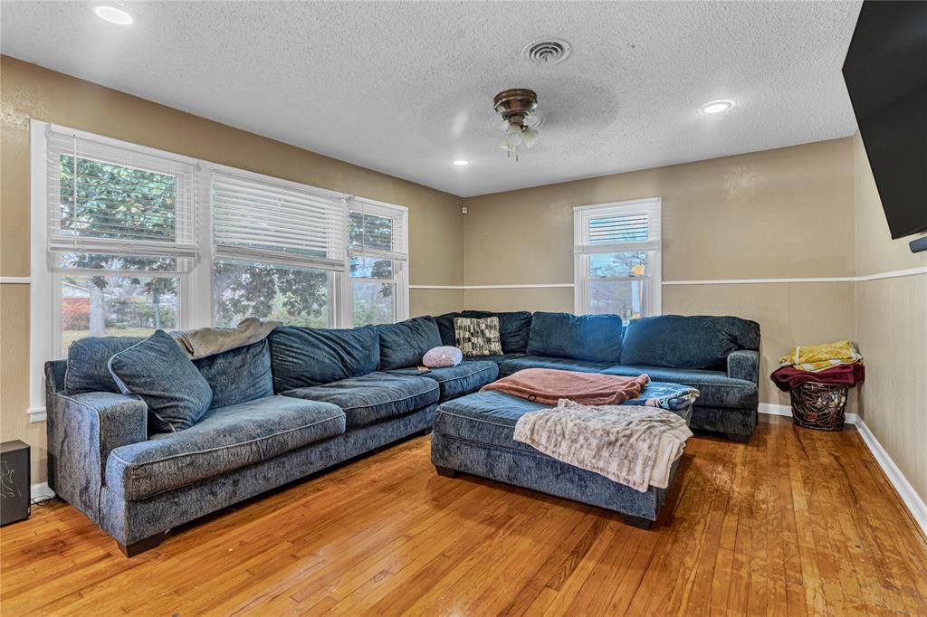4224 Normandy Road Fort Worth, TX 76103 - Photo 6 of 22