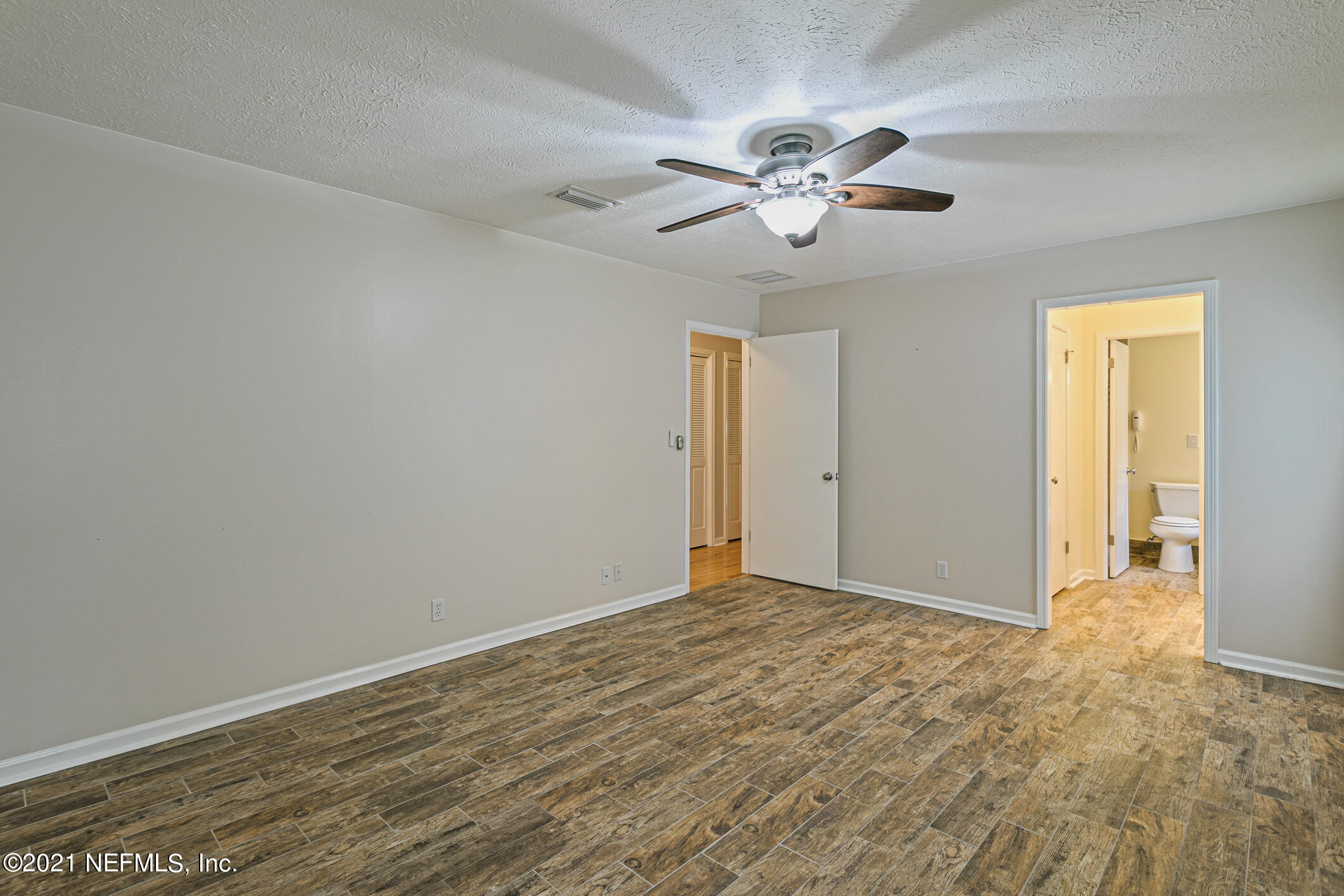 4445 River Trail Road Jacksonville, FL 32277 - Photo 30 of 68 Owners Suite