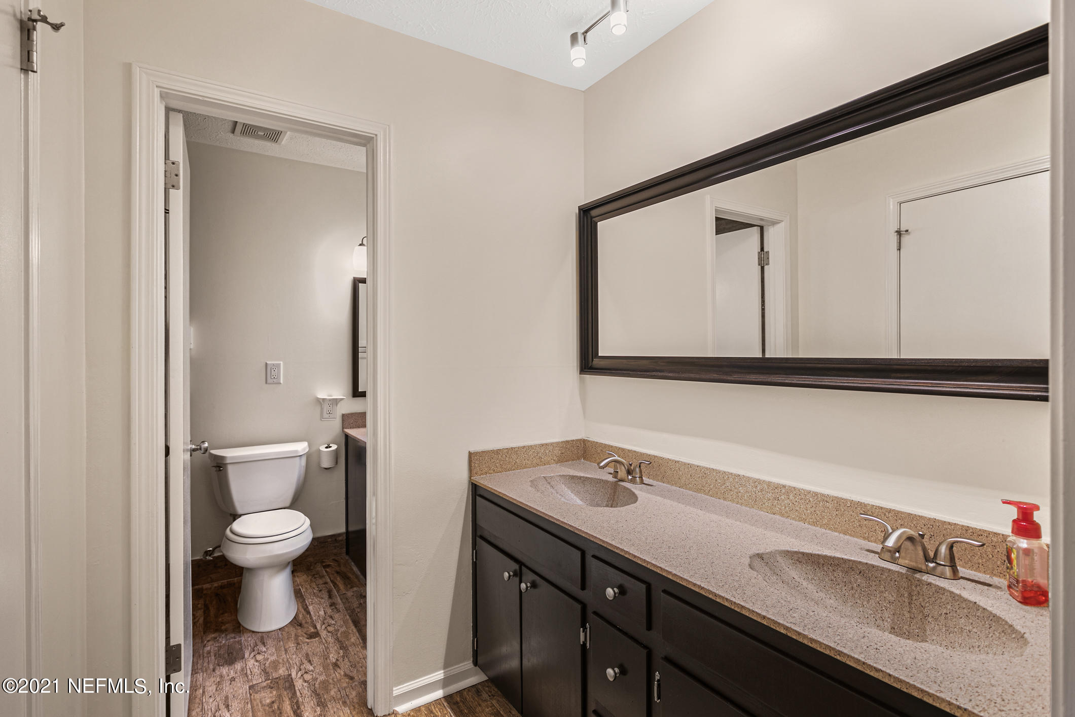 4445 River Trail Road Jacksonville, FL 32277 - Photo 33 of 68 Owners Suite