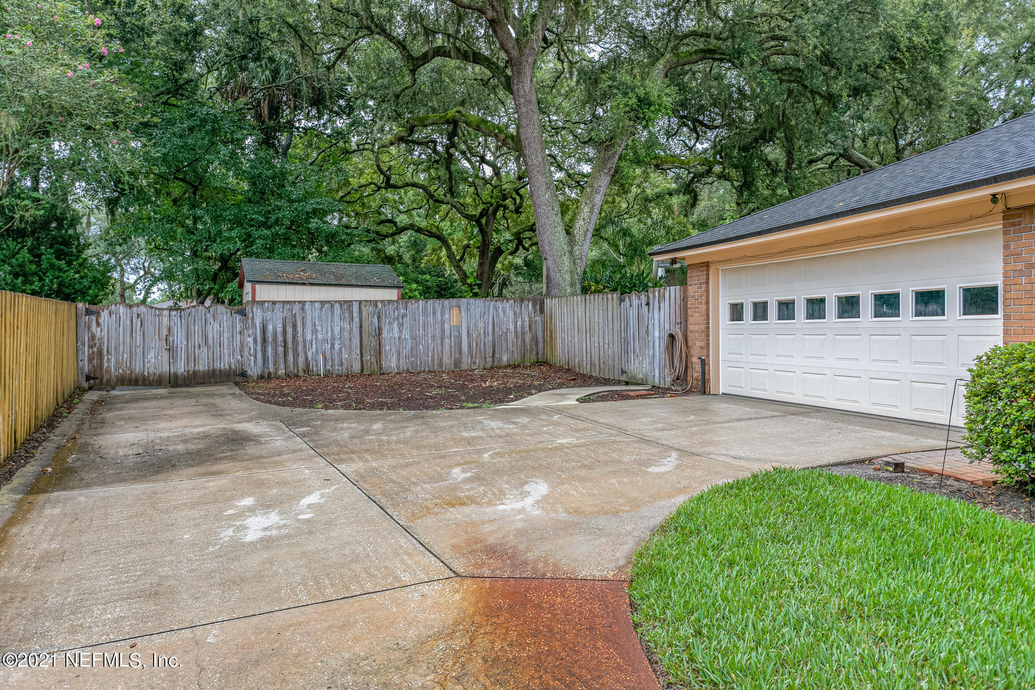 4445 River Trail Road Jacksonville, FL 32277 - Photo 54 of 68 Driveway
