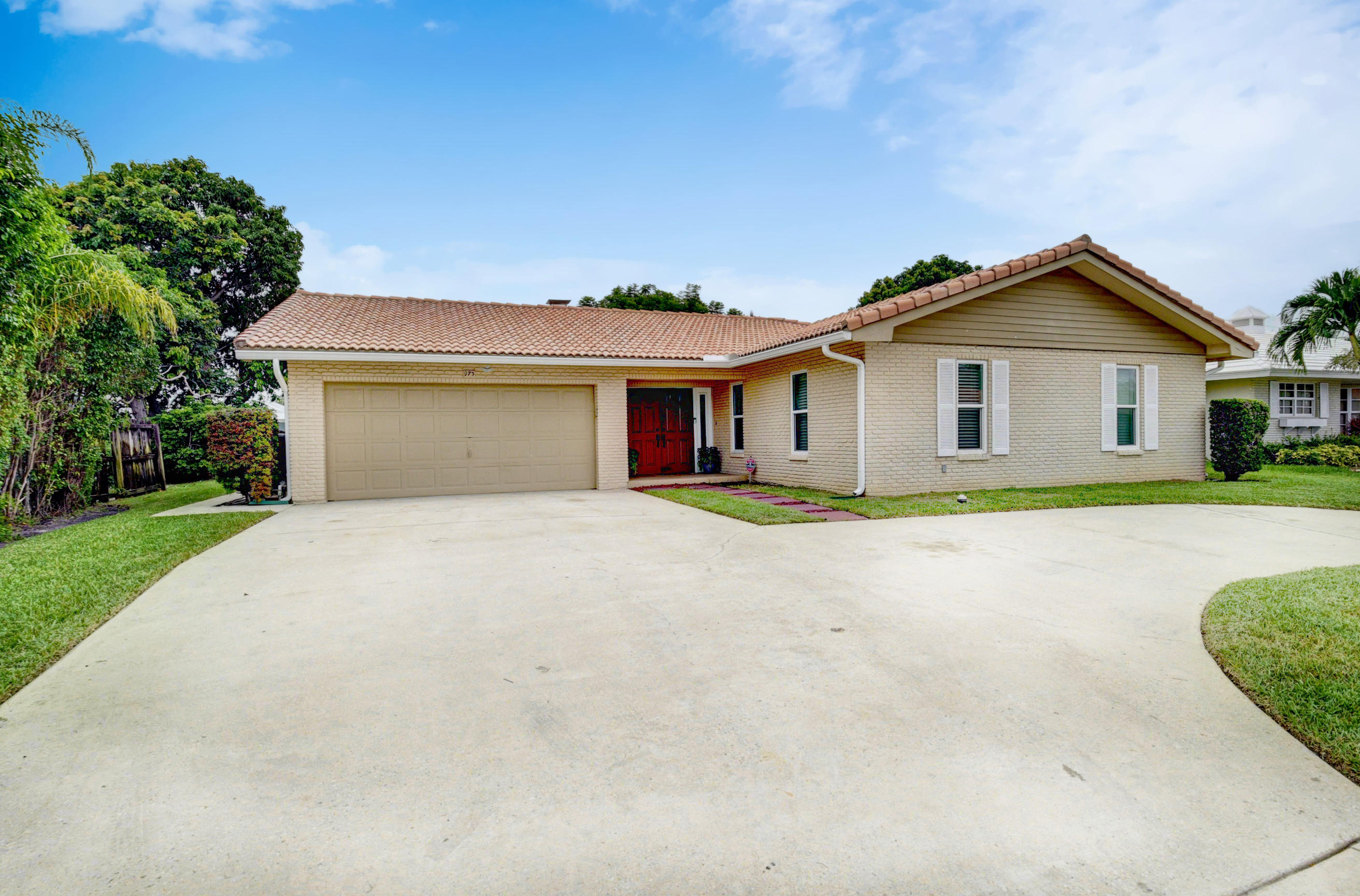975 Southwest 12th Terrace Boca Raton, FL 33486 - Photo 28 of 28 Garage