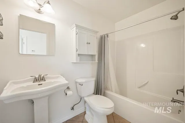 $490,000 | 2411 Cambridge Court, Moscow, ID 83843