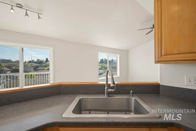 $490,000 | 2411 Cambridge Court, Moscow, ID 83843