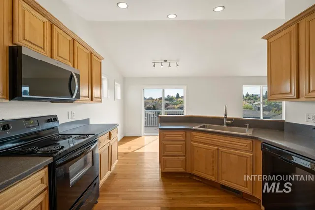 $490,000 | 2411 Cambridge Court, Moscow, ID 83843