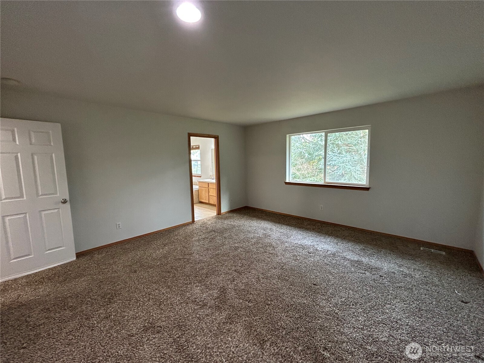 31114 29th Court Southwest Federal Way, WA 98023 - Photo 26 of 40 an empty room with windows