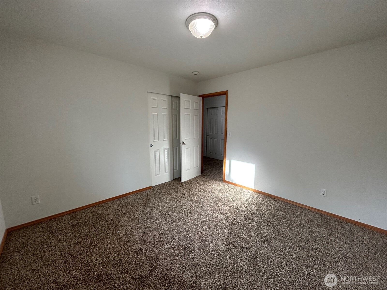 31114 29th Court Southwest Federal Way, WA 98023 - Photo 32 of 40 an empty room with a empty space and a window