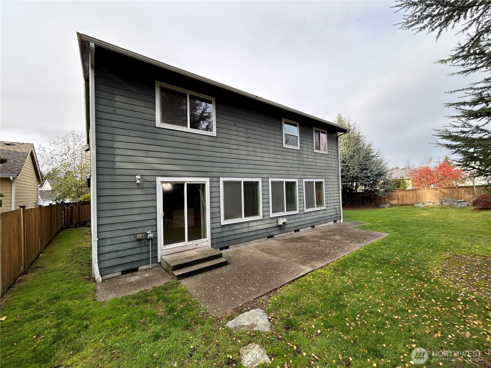 31114 29th Court Southwest Federal Way, WA 98023 - Photo 37 of 40 a front view of a house with garden