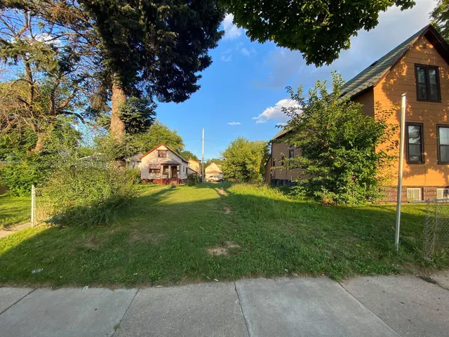 $7,500 | 2422 North 23rd Street, Milwaukee, WI 53206