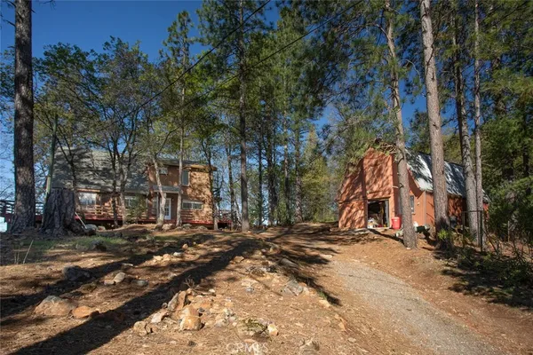 a view of a tennis court