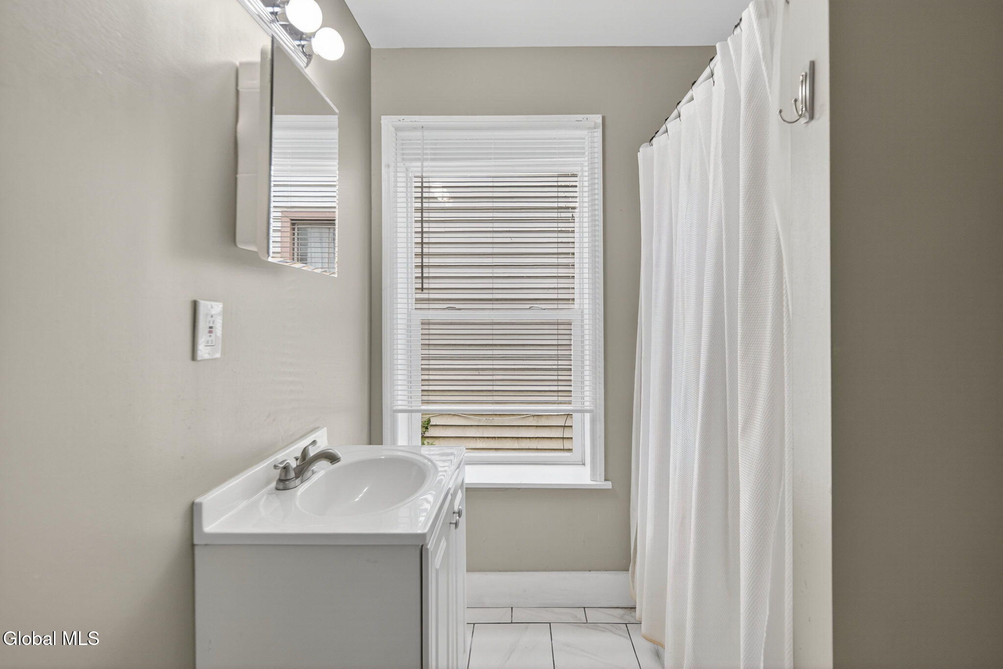 657 State Street Albany, NY 12203 - Photo 10 of 25 11-web-or-mls-011-DSC05807