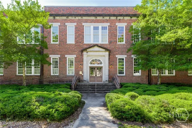 $289,900 | 1835 Skidaway Road, Unit 204, Savannah, GA 31404