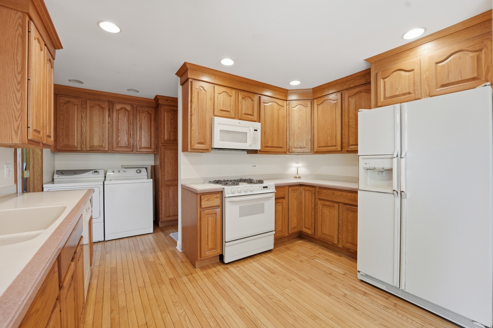 213 Edgeware Road Elk Grove Village, IL 60007 - Photo 16 of 48