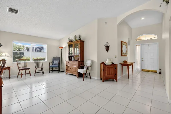 $3,200 | 1520 South Club Drive, Wellington, FL 33414