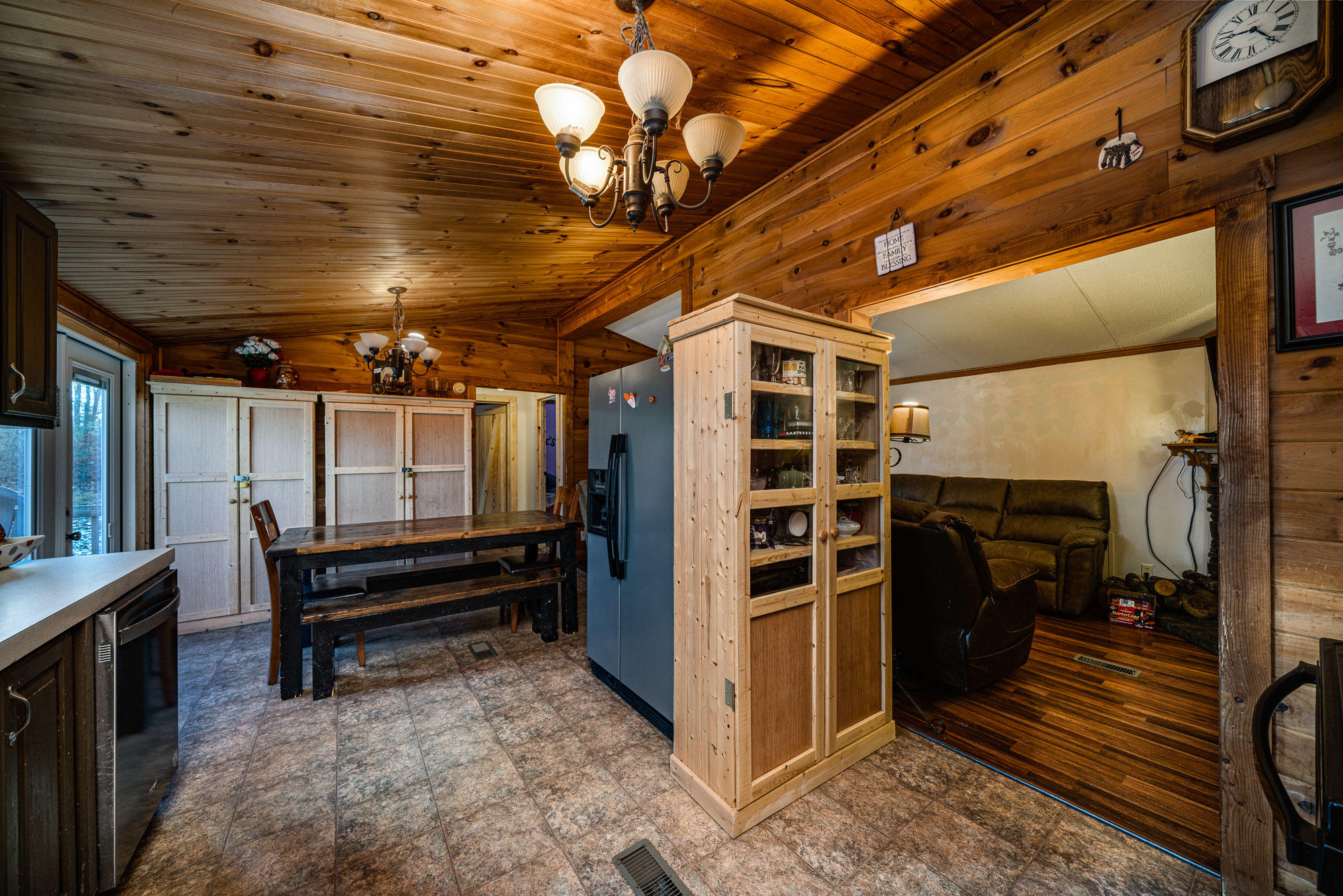 674 Carter Town Road Crossville, TN 38571 - Photo 16 of 37 Kitchen dining-4