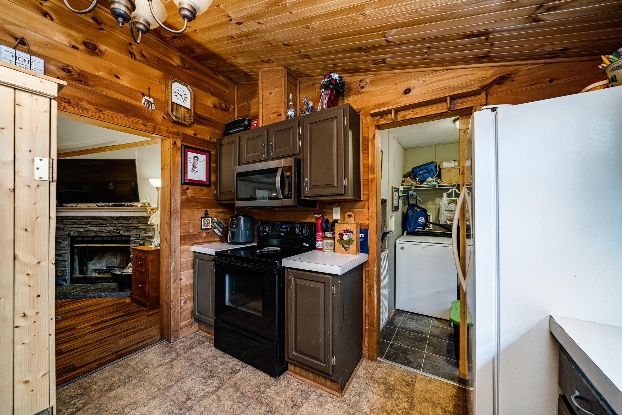 674 Carter Town Road Crossville, TN 38571 - Photo 17 of 37 Kitchen dining-5