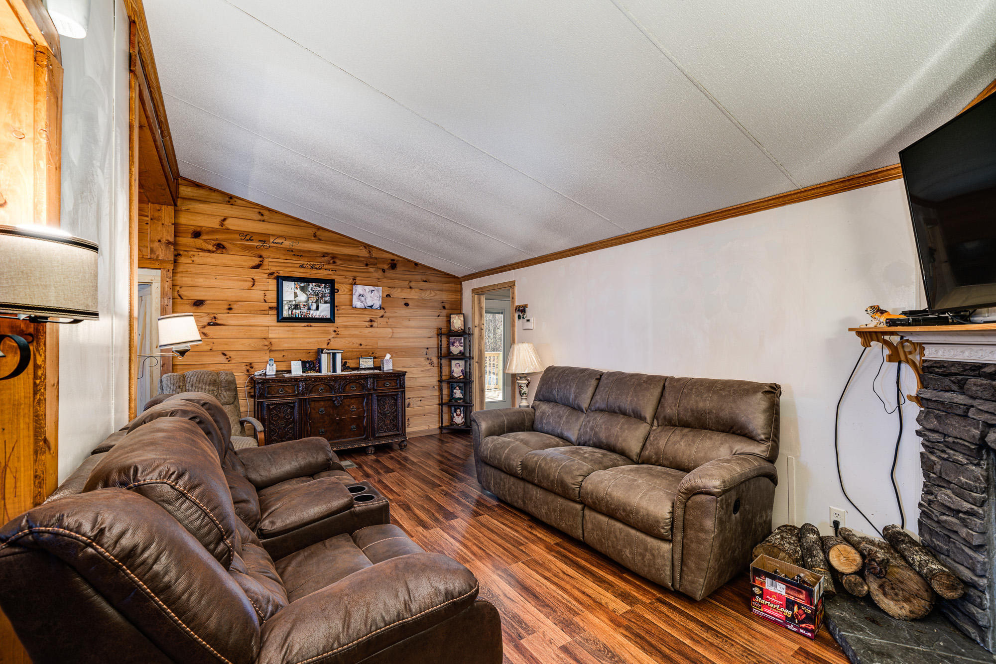 674 Carter Town Road Crossville, TN 38571 - Photo 10 of 37 Livingroom-1