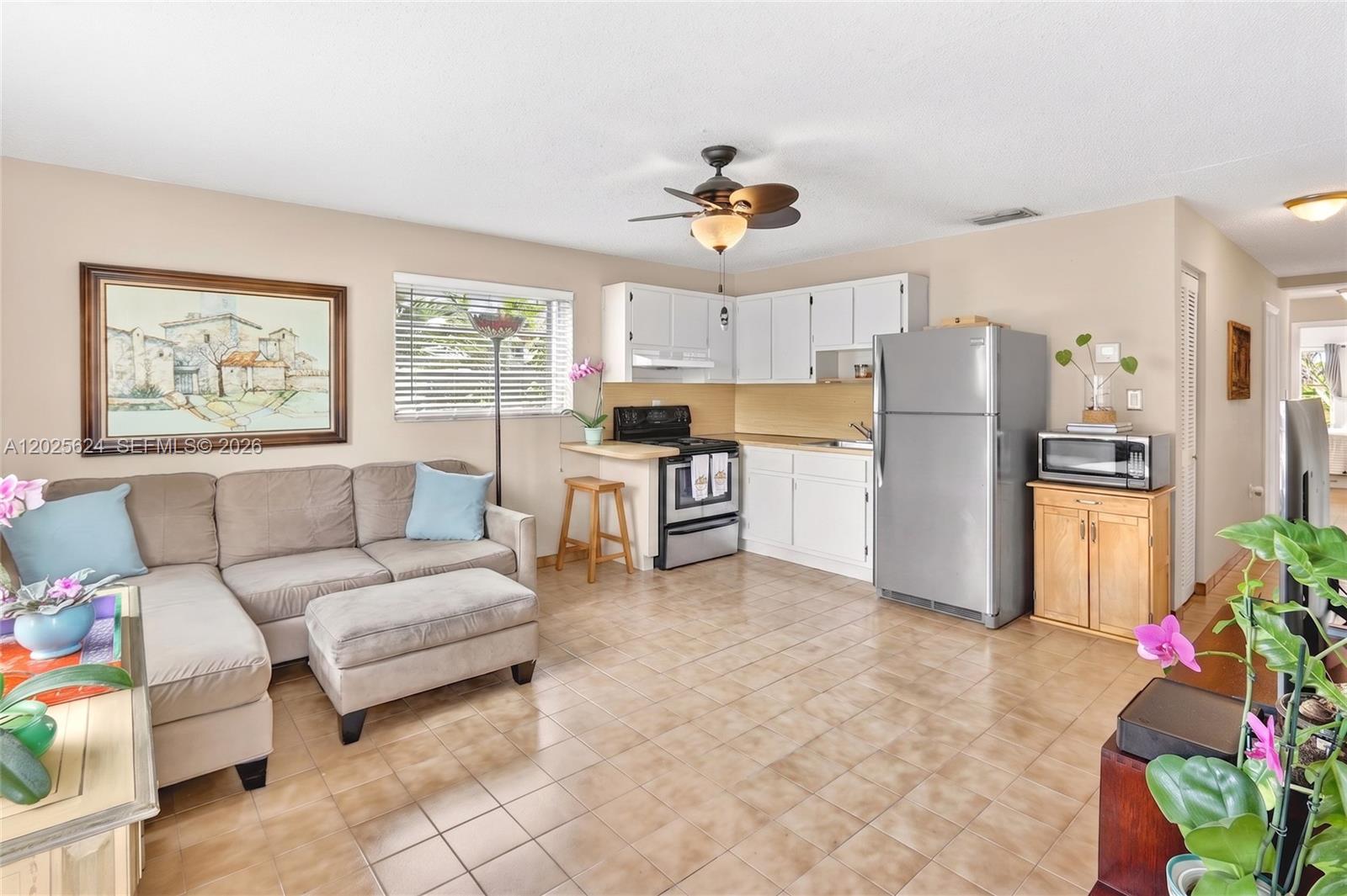 9231 Southwest 16th Street Miami, FL 33165 - Photo 15 of 29 In-law quaters