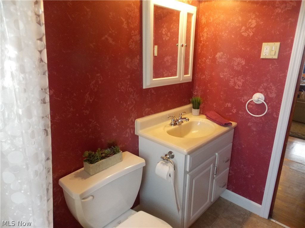9231 Ridge Road North Royalton, OH 44133 - Photo 14 of 31 Lovely updated bathroom. Faux painting.