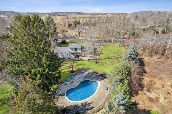 $1,095,000 | 435 Old Saddle Lane, Cutchogue, NY 11935