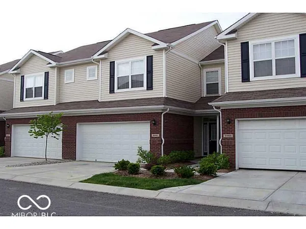 $2,000 | 3981 Eldor Flower Drive, Zionsville, IN 46077