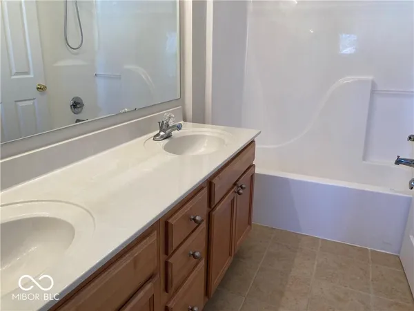 $2,000 | 3981 Eldor Flower Drive, Zionsville, IN 46077