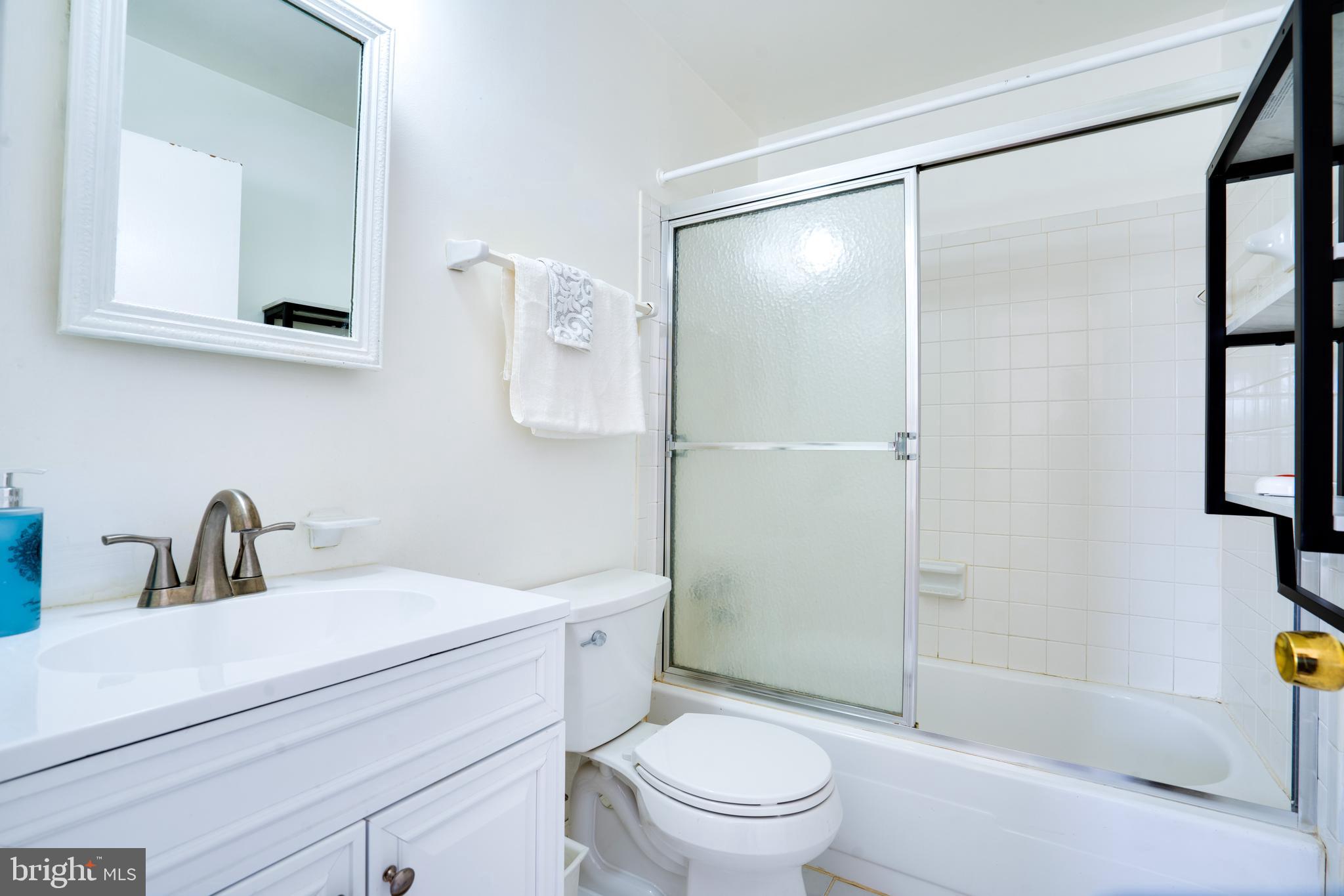 705 North York Road Sterling, VA 20164 - Photo 14 of 30 Primary Bathroom